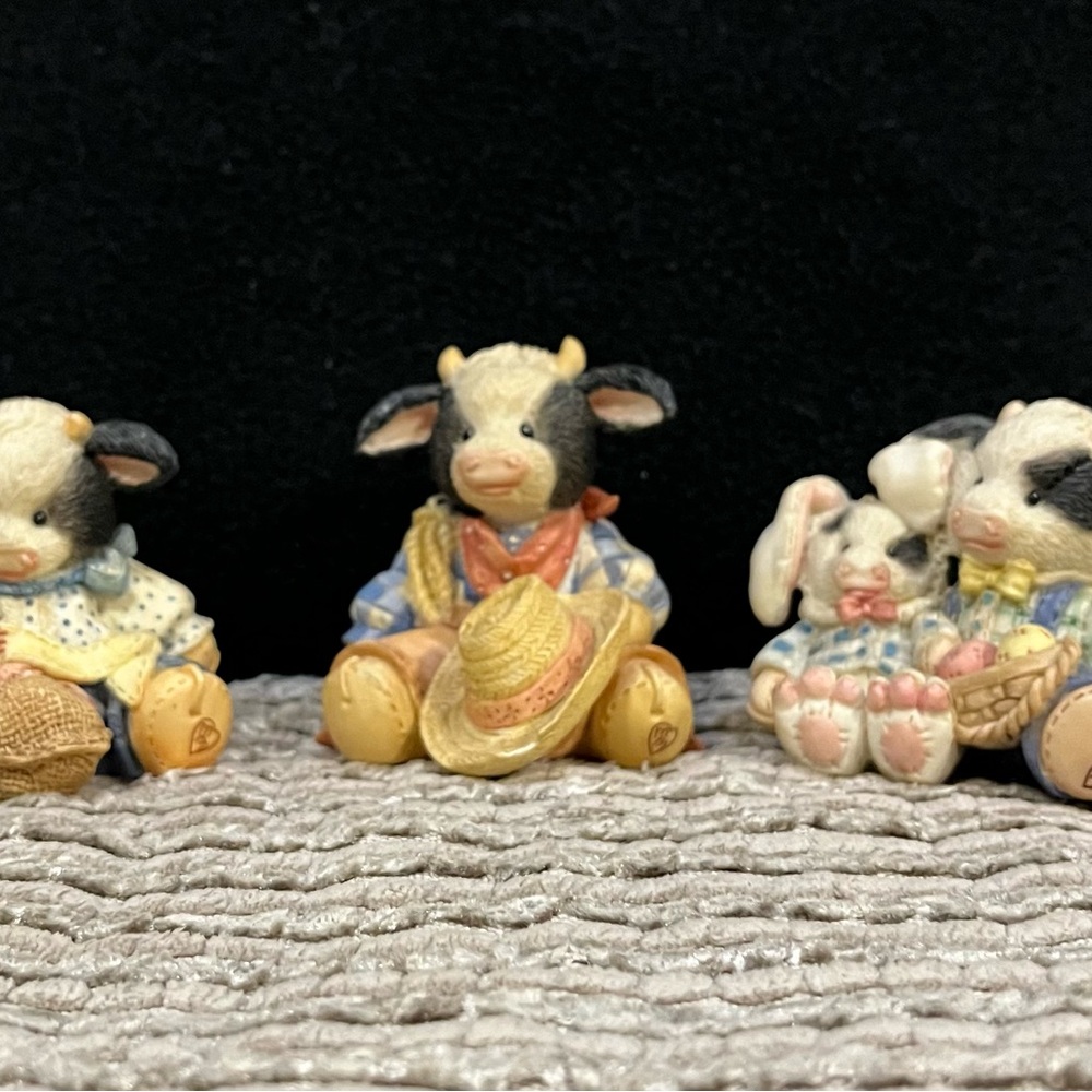 Mary’s Moo Moos (3) Figurines